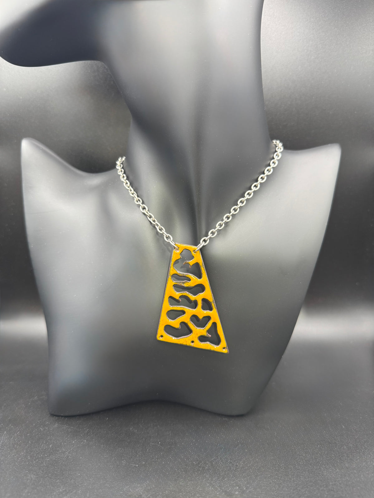 Avisa Necklace in Enamel